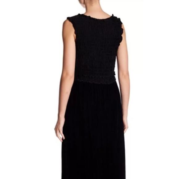 MAX STUDIO Women's Velvet Smocked Maxi Dress Medium Black Sleeveless NWT - Picture 3 of 12